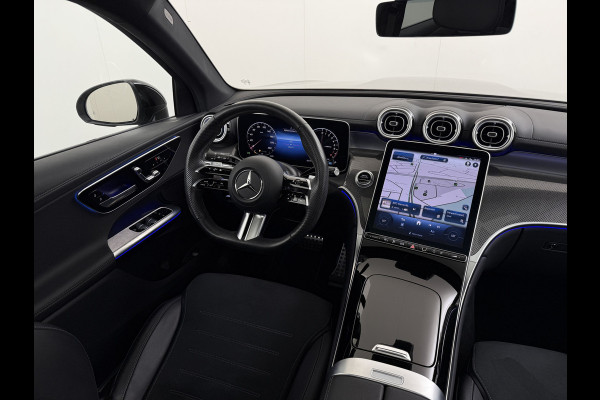 Mercedes-Benz GLC 400e 4Matic AMG 381PK // Airmatic // Trekhaak // Panoramadak // Achteras besturing // Memory // Treeplanken // 20 inch // Camera
