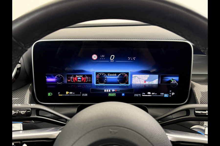 Mercedes-Benz GLC 400e 4Matic AMG 381PK // Airmatic // Trekhaak // Panoramadak // Achteras besturing // Memory // Treeplanken // 20 inch // Camera