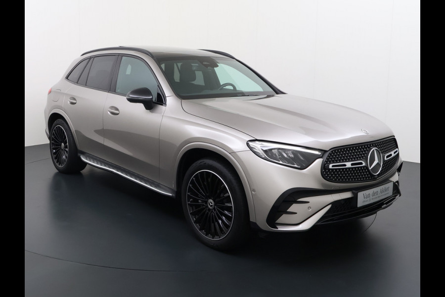 Mercedes-Benz GLC 400e 4Matic AMG 381PK // Airmatic // Trekhaak // Panoramadak // Achteras besturing // Memory // Treeplanken // 20 inch // Camera