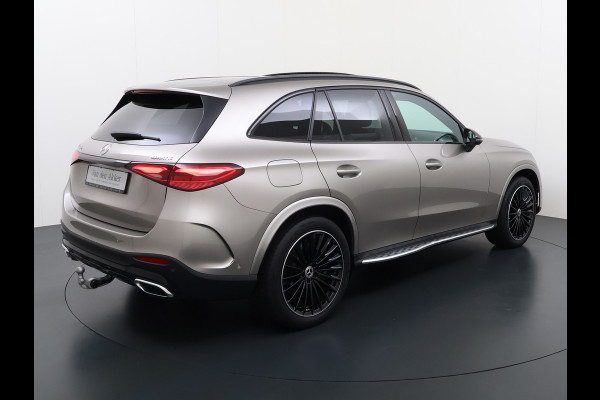 Mercedes-Benz GLC 400e 4Matic AMG 381PK // Airmatic // Trekhaak // Panoramadak // Achteras besturing // Memory // Treeplanken // 20 inch // Camera
