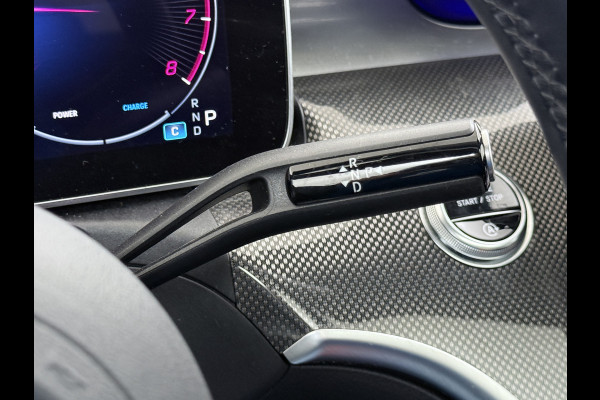 Mercedes-Benz C-Klasse 200 AMG // Panoramadak // Trekhaak // Carplay // Camera // Nightpakket // Alarm // 19 inch // Sfeerverlichting