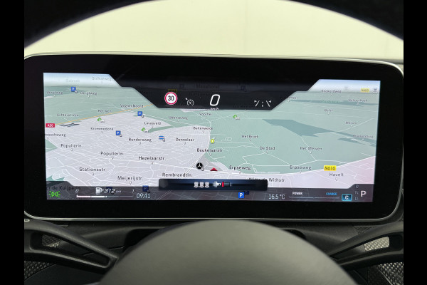 Mercedes-Benz C-Klasse 200 AMG // Panoramadak // Trekhaak // Carplay // Camera // Nightpakket // Alarm // 19 inch // Sfeerverlichting