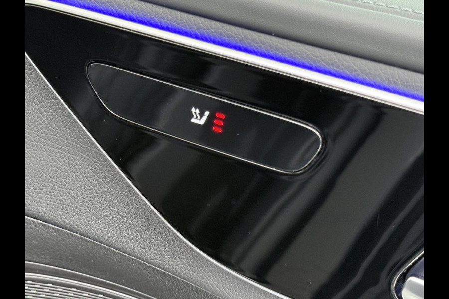 Mercedes-Benz C-Klasse 200 AMG // Panoramadak // Trekhaak // Carplay // Camera // Nightpakket // Alarm // 19 inch // Sfeerverlichting