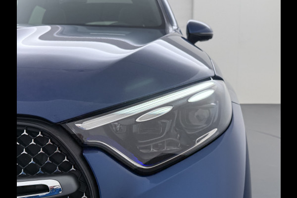 Mercedes-Benz GLC 300e AMG 4Matic // Trekhaak // Massage // Burmester 3D // Multi Contour Stoelen // 360 // Distronic // Panoramadak // AirBalance