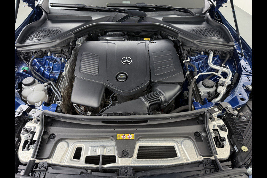 Mercedes-Benz GLC 300e AMG 4Matic // Trekhaak // Massage // Burmester 3D // Multi Contour Stoelen // 360 // Distronic // Panoramadak // AirBalance