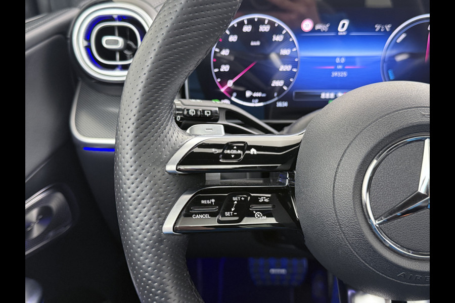 Mercedes-Benz GLC 300e AMG 4Matic // Trekhaak // Massage // Burmester 3D // Multi Contour Stoelen // 360 // Distronic // Panoramadak // AirBalance