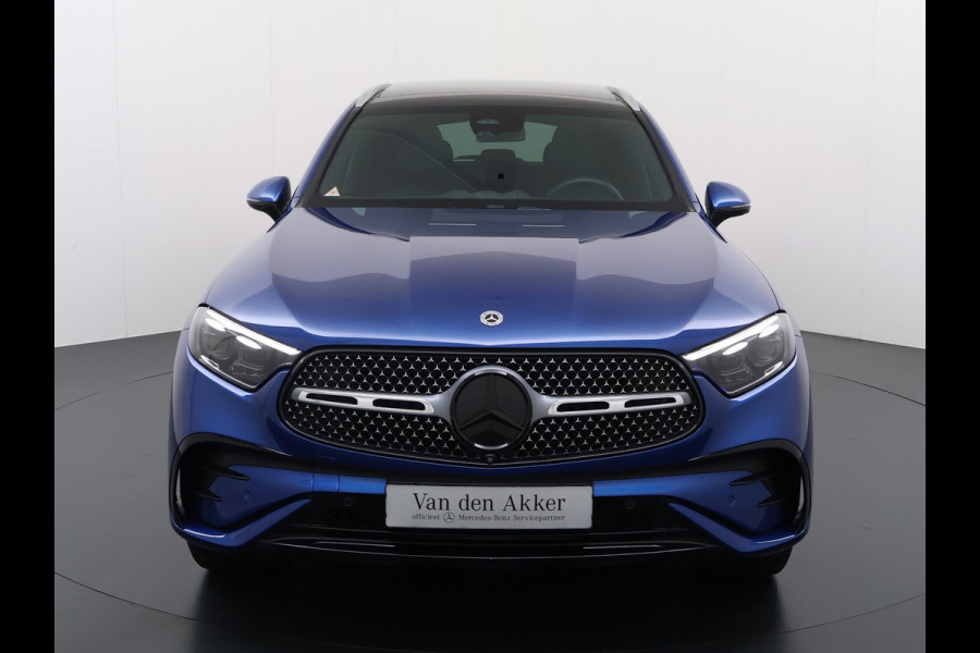 Mercedes-Benz GLC 300e AMG 4Matic // Trekhaak // Massage // Burmester 3D // Multi Contour Stoelen // 360 // Distronic // Panoramadak // AirBalance