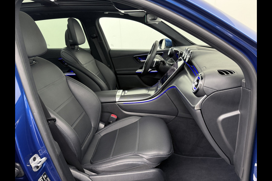 Mercedes-Benz GLC 300e AMG 4Matic // Trekhaak // Massage // Burmester 3D // Multi Contour Stoelen // 360 // Distronic // Panoramadak // AirBalance