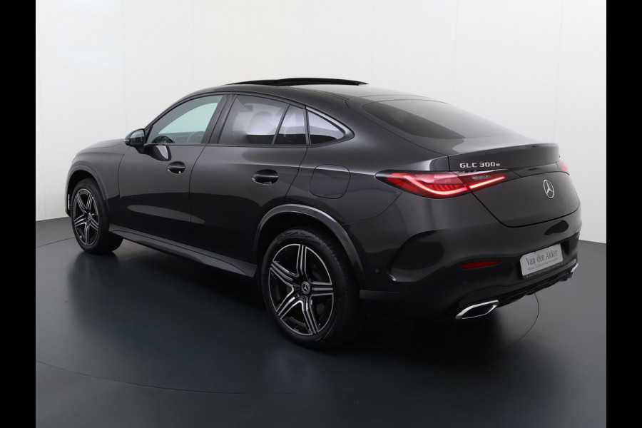Mercedes-Benz GLC 300e AMG Coupé 4Matic // Trekhaak // Panoramadak // Headup Display // Burmester 3D // 360 Camera // Night pakket // Memory // Sf
