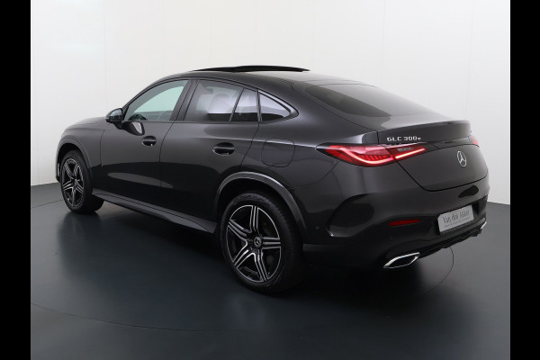 Mercedes-Benz GLC 300e AMG Coupé 4Matic // Trekhaak // Panoramadak // Headup Display // Burmester 3D // 360 Camera // Night pakket // Memory // Sf