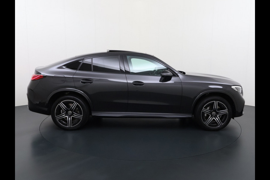 Mercedes-Benz GLC 300e AMG Coupé 4Matic // Trekhaak // Panoramadak // Headup Display // Burmester 3D // 360 Camera // Night pakket // Memory // Sf