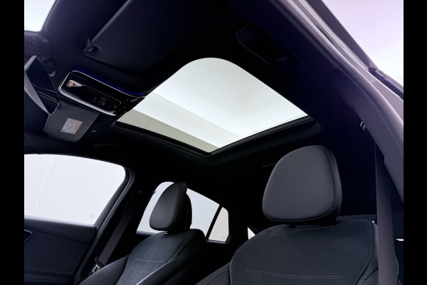 Mercedes-Benz GLC 300e AMG Coupé 4Matic // Trekhaak // Panoramadak // Headup Display // Burmester 3D // 360 Camera // Night pakket // Memory // Sf