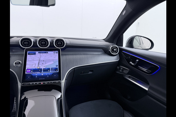 Mercedes-Benz GLC 300e AMG Coupé 4Matic // Trekhaak // Panoramadak // Headup Display // Burmester 3D // 360 Camera // Night pakket // Memory // Sf