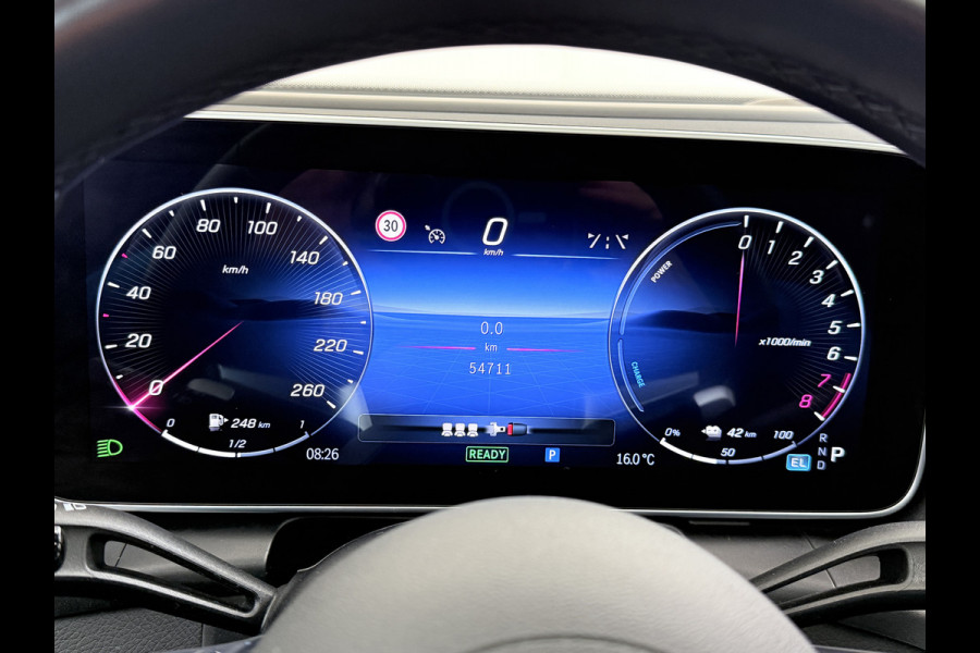 Mercedes-Benz GLC 300e AMG Coupé 4Matic // Trekhaak // Panoramadak // Headup Display // Burmester 3D // 360 Camera // Night pakket // Memory // Sf