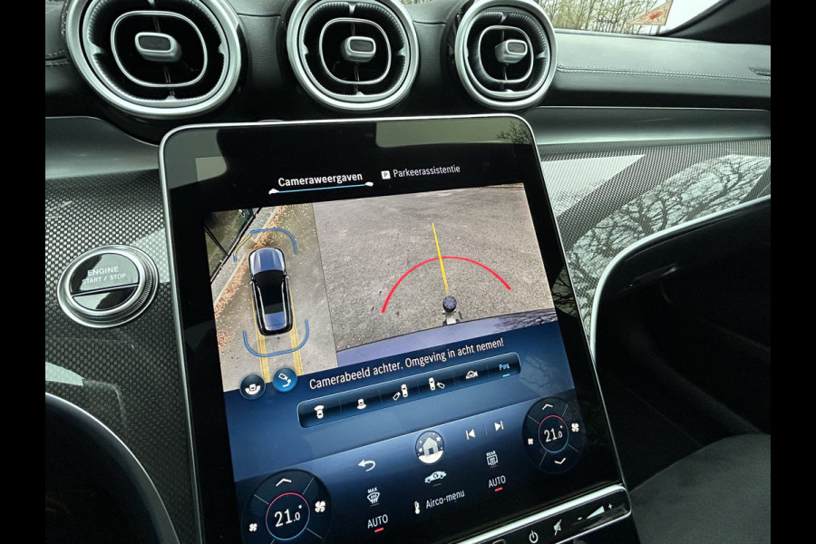 Mercedes-Benz C-Klasse 300e AMG Estate // Trekhaak // Panoramadak // Distronic // 360 Camera // Memory // Sfeerverlichting