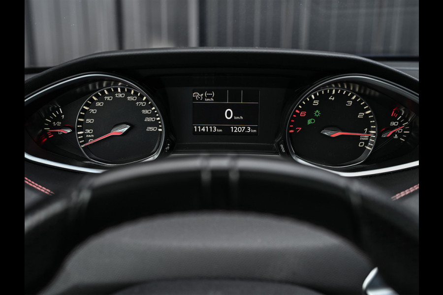 Peugeot 308 SW 1.2 PureTech GT-line · Cruise control · Apple carplay/Android auto · 360 Camera · Panorama dak · Denon audio