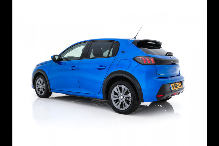 Peugeot e-208 EV Allure 50 kWh {SOH-91%} Aut *FULL-LED | DIGI-COCKPIT | BLINDSPOT | CAMERA | NAVI-FULLMAP | LANE-ASSIST | KEYLESS | DAB | CCS-FASTLOADER | TOP-VIEW | AMBIENT-LIGHT | PRIVACY-GLASS | 17"ALU*