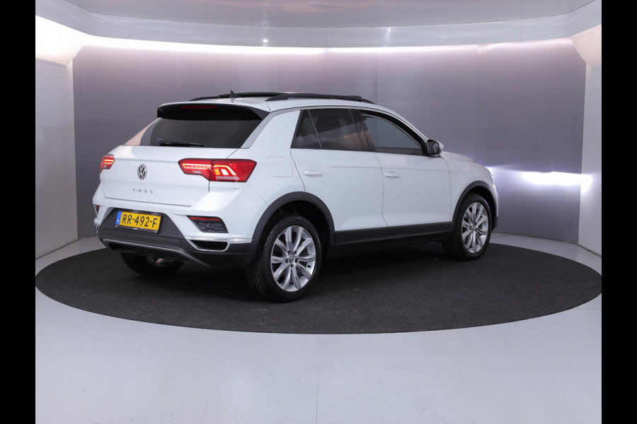 Volkswagen T-Roc 1.0 TSI Style 115pk 6bak| Panorama dak | LM-velgen| el. achterklep | Climatronic