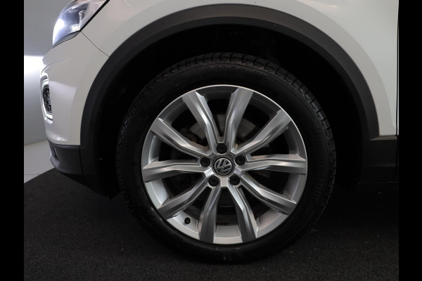 Volkswagen T-Roc 1.0 TSI Style 115pk 6bak| Panorama dak | LM-velgen| el. achterklep | Climatronic