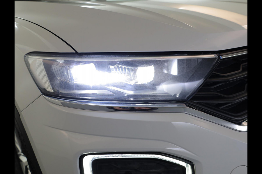 Volkswagen T-Roc 1.0 TSI Style 115pk 6bak| Panorama dak | LM-velgen| el. achterklep | Climatronic