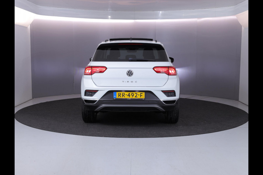 Volkswagen T-Roc 1.0 TSI Style 115pk 6bak| Panorama dak | LM-velgen| el. achterklep | Climatronic