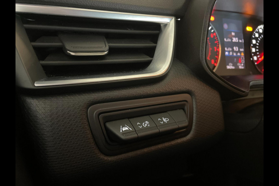 Renault Clio 1.0 TCe 90 Equilibre AIRCO NAVI CRUISE APPLE CARPLAY ELEK RAMEN CENT VERG METALLIC LAK ZEER NETTE AUTO