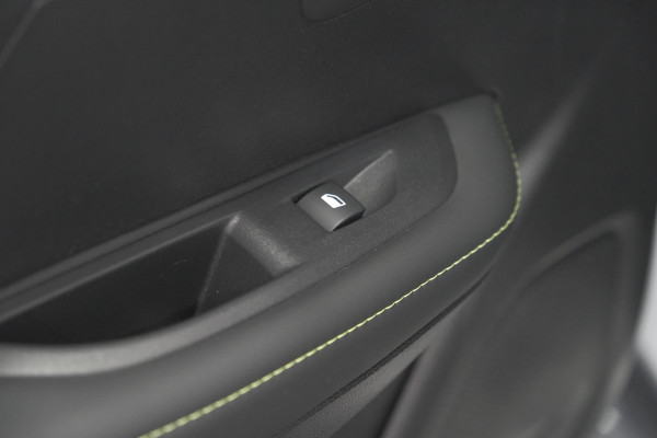 Peugeot 208 Hybrid 136 e-DCS6 GT Camera | Apple Carplay & Android Auto | Parkeersensoren