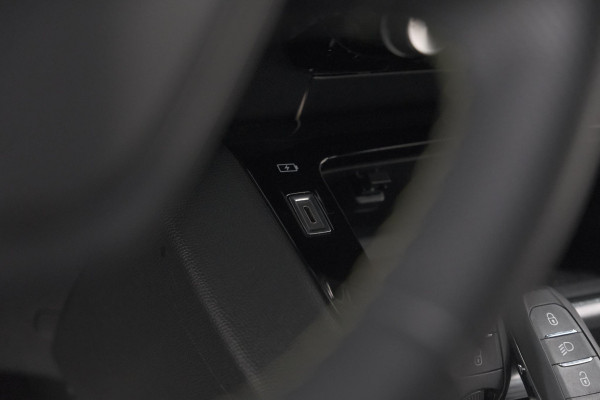 Peugeot 208 Hybrid 136 e-DCS6 GT Camera | Apple Carplay & Android Auto | Parkeersensoren