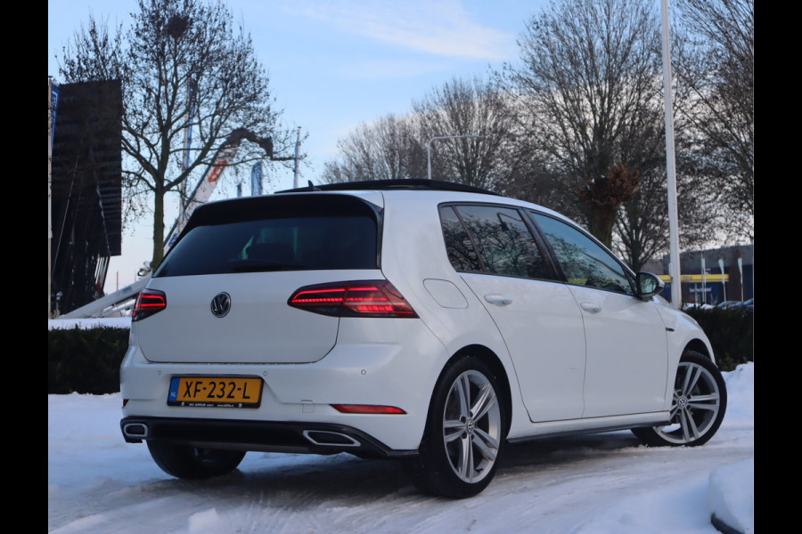 Volkswagen Golf 1.5 TSI Highline R-Line // Dealeronderhouden