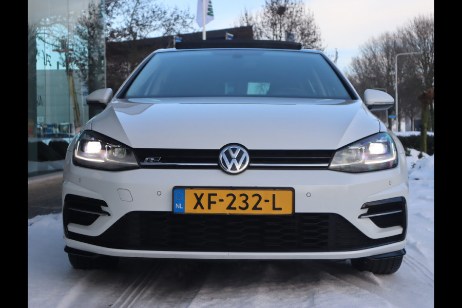 Volkswagen Golf 1.5 TSI Highline R-Line // Dealeronderhouden