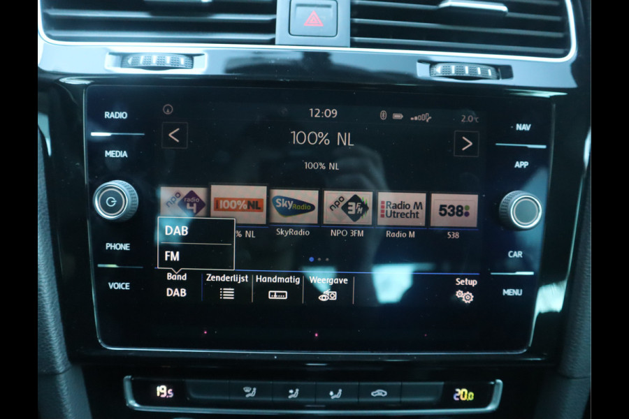 Volkswagen Golf 1.5 TSI Highline R-Line // Dealeronderhouden