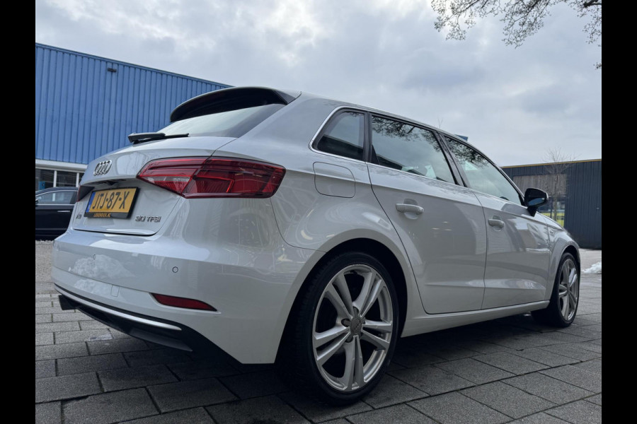 Audi A3 Sportback 30 TFSI Sport S Line Edition - Navigatie I Airco I Sport interieur & Velgen I PDC I Dealer onderhouden