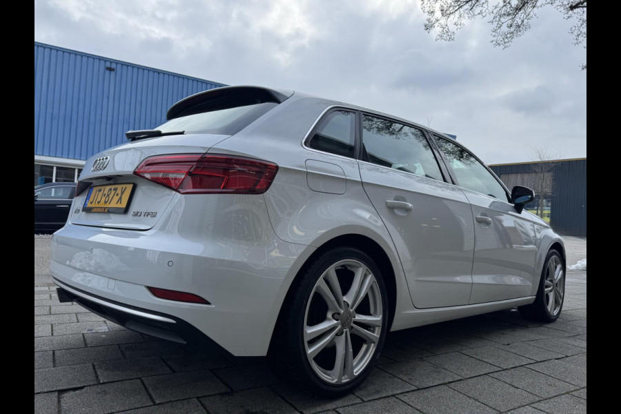 Audi A3 Sportback 30 TFSI Sport S Line Edition - Navigatie I Airco I Sport interieur & Velgen I PDC I Dealer onderhouden