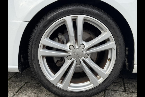 Audi A3 Sportback 30 TFSI Sport S Line Edition - Navigatie I Airco I Sport interieur & Velgen I PDC I Dealer onderhouden