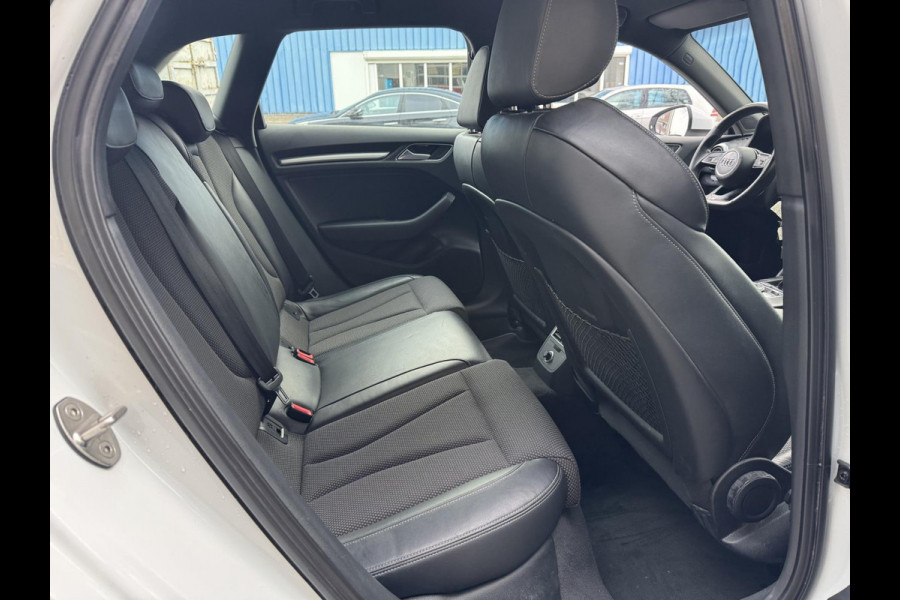 Audi A3 Sportback 30 TFSI Sport S Line Edition - Navigatie I Airco I Sport interieur & Velgen I PDC I Dealer onderhouden