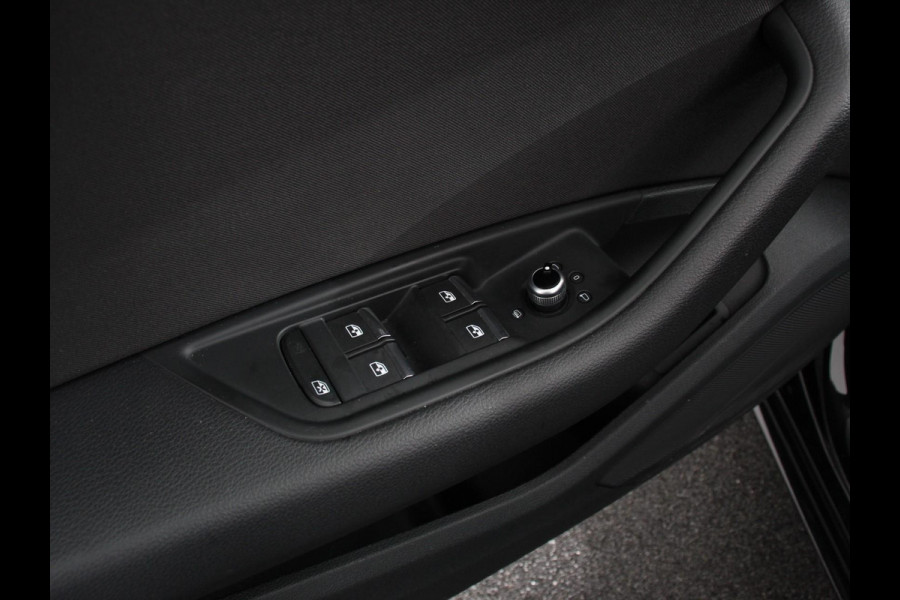 Audi A4 Avant 40 TFSI 205pk Automaat S Line Plus | Adaptive Cruise Control | Climate Control | LED | Navigatie | Parkeersensoren | Vitrual cockpit | Lichtmetalen velgen | Elektrische kofferbak | Line assist