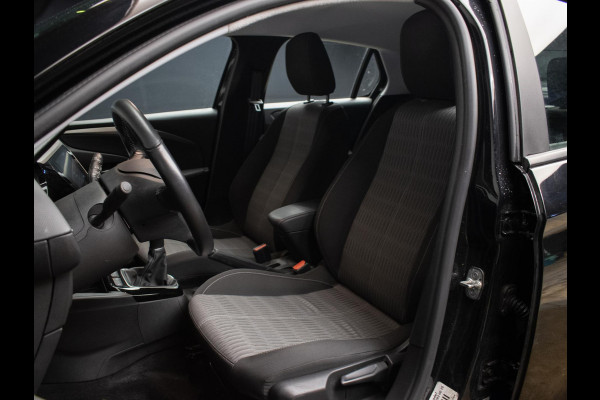 Opel Corsa 1.2 Edition Sport (APPLE CARPLAY,NAVI,STUURVERWARMING,CRUISE,PDC,BLACK EDITION,SPORTSTOELEN,LM VELGEN,NETTE STAAT)