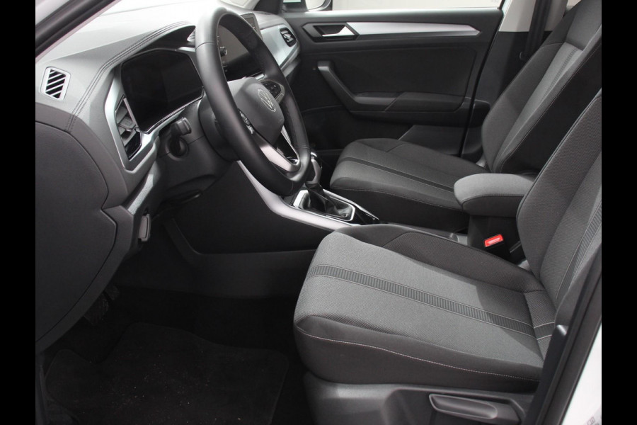 Volkswagen T-Roc 1.5 TSI 150pk DSG Life | Navigatie | Apple Carplay/Android Auto | Adaptive Cruise Control | Trekhaak | Parkeersensoren | Stoelverwarming | Ledverlichting | Getinte ramen | Climate Control |