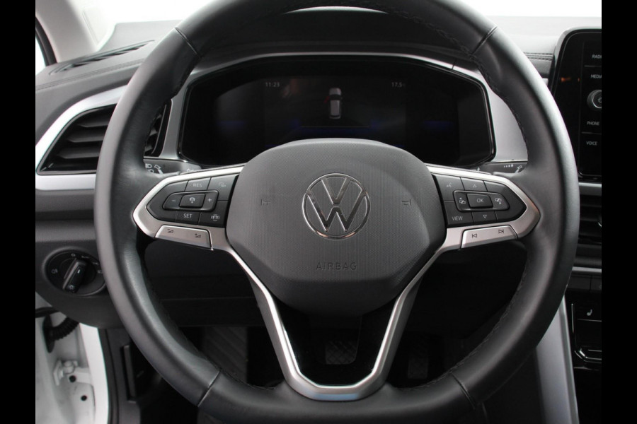 Volkswagen T-Roc 1.5 TSI 150pk DSG Life | Navigatie | Apple Carplay/Android Auto | Adaptive Cruise Control | Trekhaak | Parkeersensoren | Stoelverwarming | Ledverlichting | Getinte ramen | Climate Control |