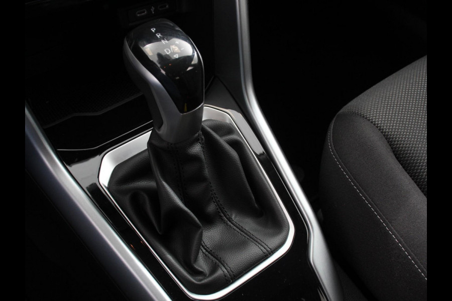 Volkswagen T-Roc 1.5 TSI 150pk DSG Life | Navigatie | Apple Carplay/Android Auto | Adaptive Cruise Control | Trekhaak | Parkeersensoren | Stoelverwarming | Ledverlichting | Getinte ramen | Climate Control |