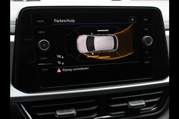 Volkswagen T-Roc 1.5 TSI 150pk DSG Life | Navigatie | Apple Carplay/Android Auto | Adaptive Cruise Control | Trekhaak | Parkeersensoren | Stoelverwarming | Ledverlichting | Getinte ramen | Climate Control |