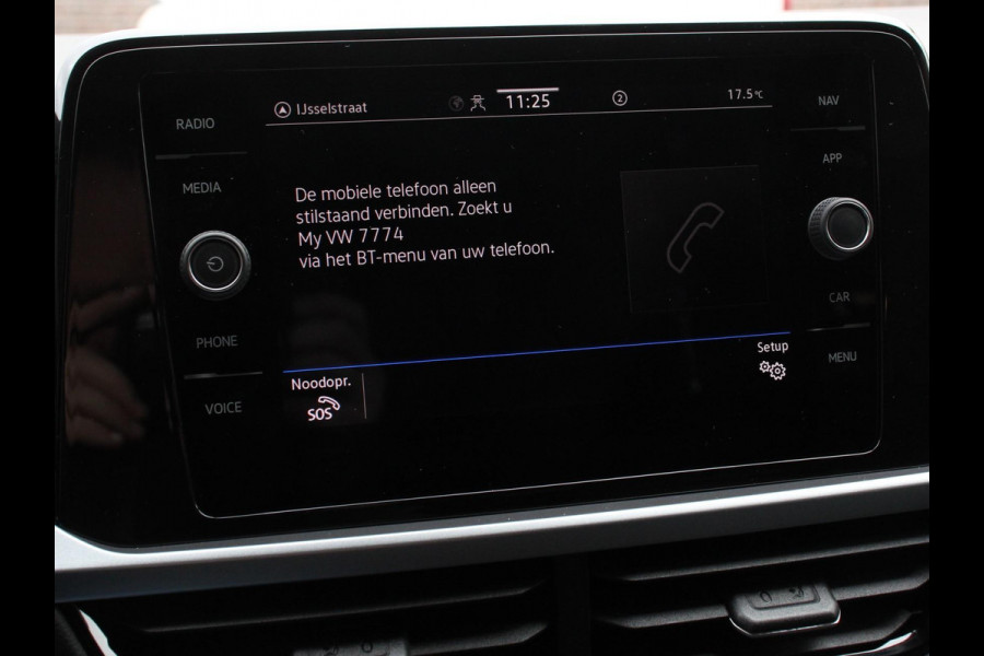 Volkswagen T-Roc 1.5 TSI 150pk DSG Life | Navigatie | Apple Carplay/Android Auto | Adaptive Cruise Control | Trekhaak | Parkeersensoren | Stoelverwarming | Ledverlichting | Getinte ramen | Climate Control |