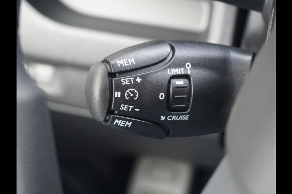 Opel Vivaro Electric L3 75 kWh | tot 8 jaar garantie | navigatie incl. Apple Carplay | airco | parkeersensoren | e-Call pakket | 3-zitplaatsen | rijklaarprijs