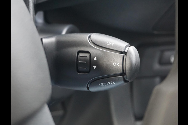 Opel Vivaro Electric L3 75 kWh | tot 8 jaar garantie | navigatie incl. Apple Carplay | airco | parkeersensoren | e-Call pakket | 3-zitplaatsen | rijklaarprijs