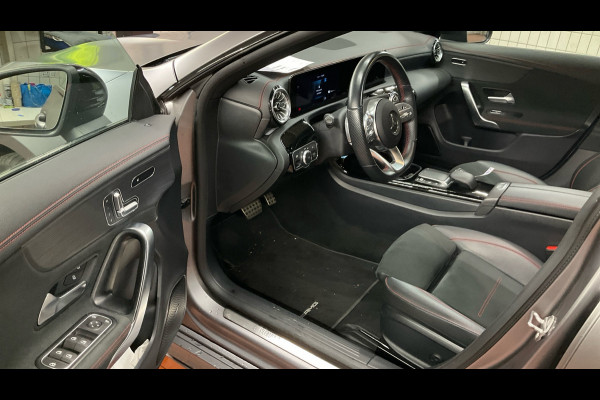 Mercedes-Benz CLA-Klasse Shooting Brake 250 e AMG Magno! Pano HUD 19inch Night El-zetel Camera