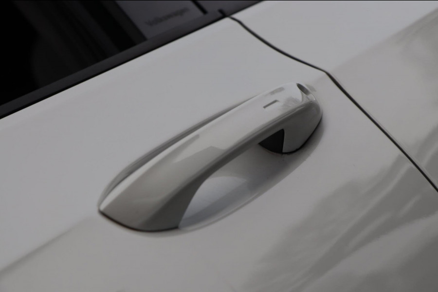 Volkswagen Golf 2.0 TSI GTI Clubsport / PANO / HK / MEMORY / KEYLESS / HUD / IQ / ACC