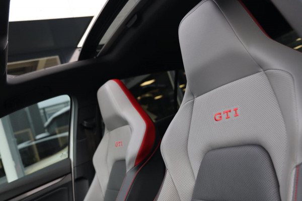 Volkswagen Golf 2.0 TSI GTI Clubsport / PANO / HK / MEMORY / KEYLESS / HUD / IQ / ACC