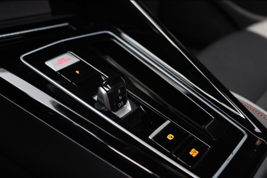 Volkswagen Golf 2.0 TSI GTI Clubsport / PANO / HK / MEMORY / KEYLESS / HUD / IQ / ACC