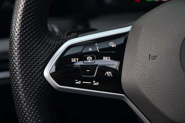 Volkswagen Golf 2.0 TSI GTI Clubsport / PANO / HK / MEMORY / KEYLESS / HUD / IQ / ACC