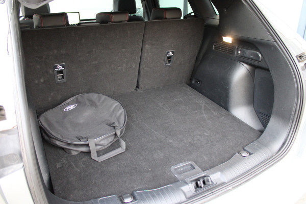 Ford Kuga 2.5 PHEV ST-Line X | Panoramadak | Trekhaak | BLIS | B&O | Full Options